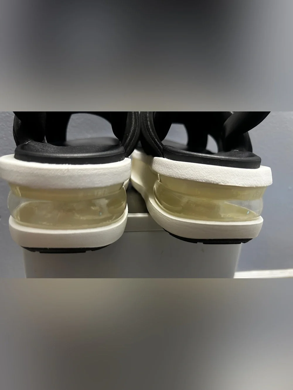 Nike Air Max Isla Sandals NEW size 10